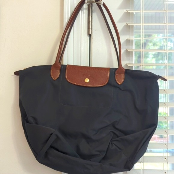 Longchamp Handbags - Longchamp tote bag